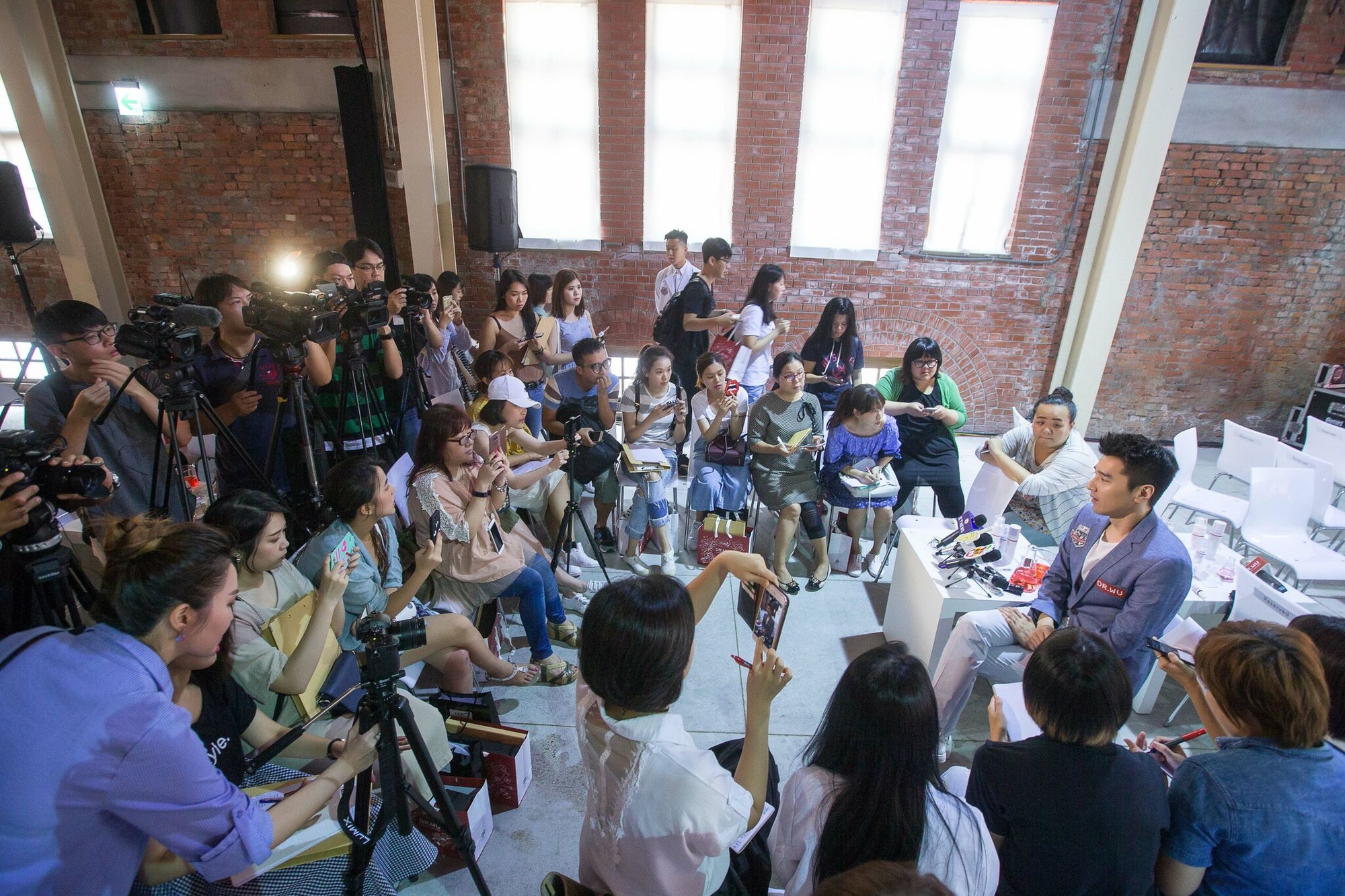 upload_file_2994.jpg (977 KB)